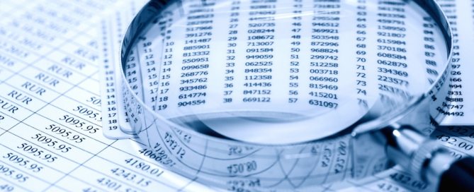 Forletta - Magnifying glass on paper